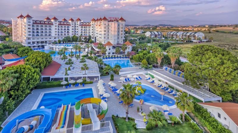 Resort Serenis Side